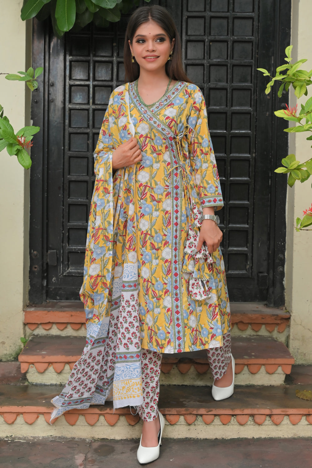 Daffodil 3 Piece Suit with Mulmul Dupatta | Made To Order