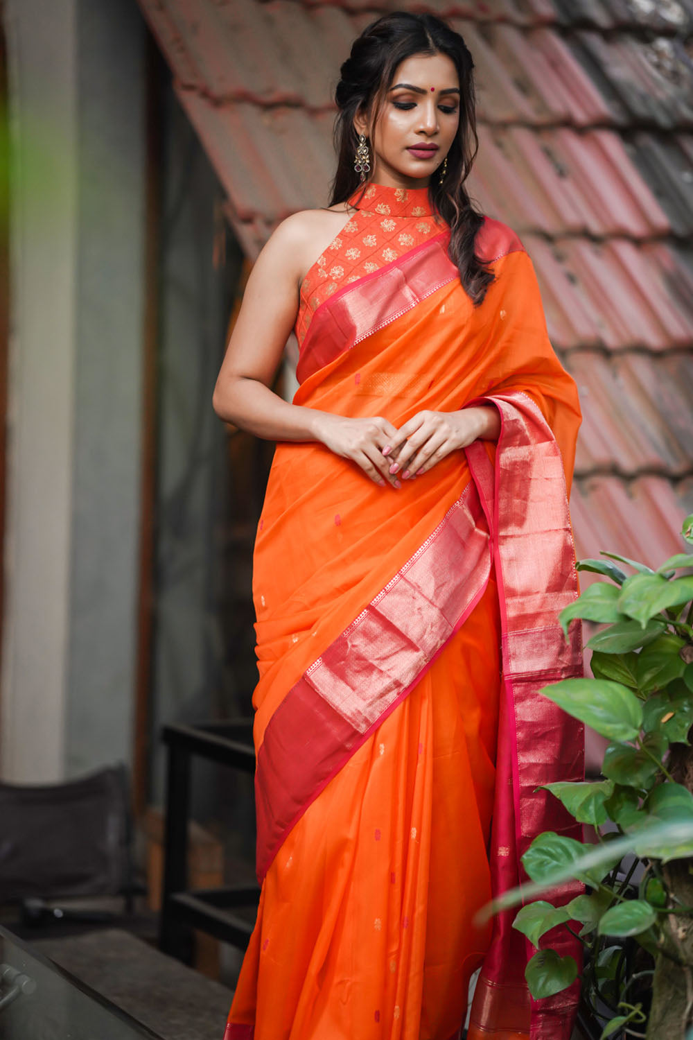 Orange maheshwari handloom silk cotton saree with Pink pallu