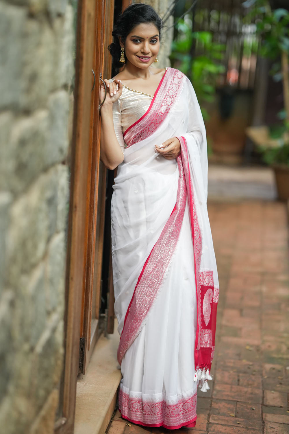 Pure Banarasi Silk Chiffon in White and Deep Red/SILK MARK CERTIFIED