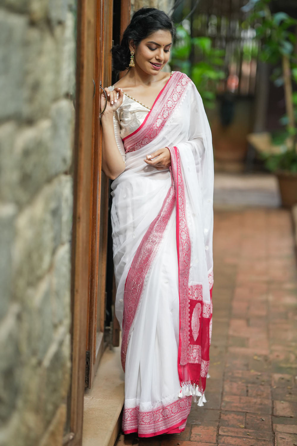 Pure Banarasi Silk Chiffon in White and Deep Red/SILK MARK CERTIFIED