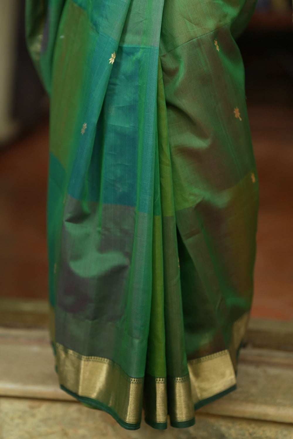 Green Handwoven zari Maheshwari Silk Cotton Saree in Multicolor with Checks Pattern