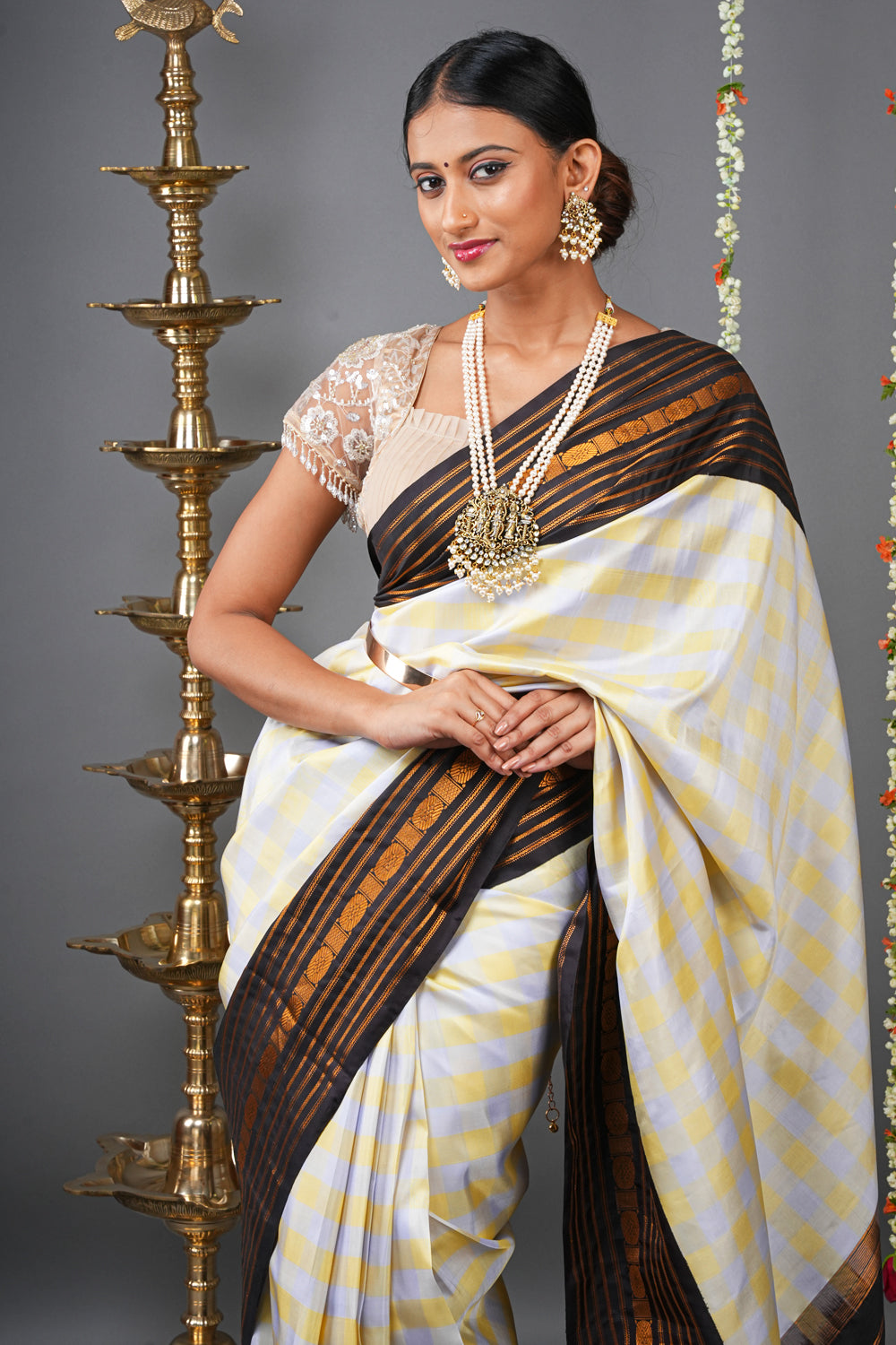 Preorder : Checks with Korvai Border Gadwal Pure Silk Saree in Butter Yellow and Heather Gray | SILK MARK CERTIFIED