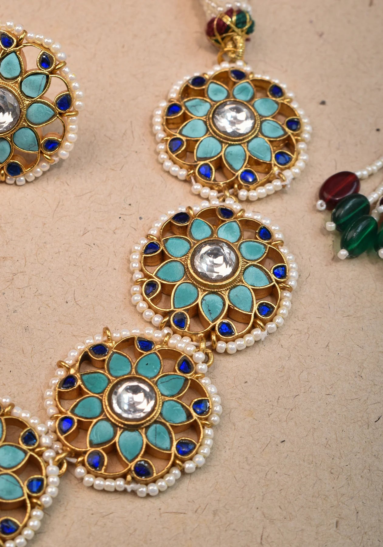 Exquisite Ahmedabadi kundan Floral Units Choker and Earrings Set