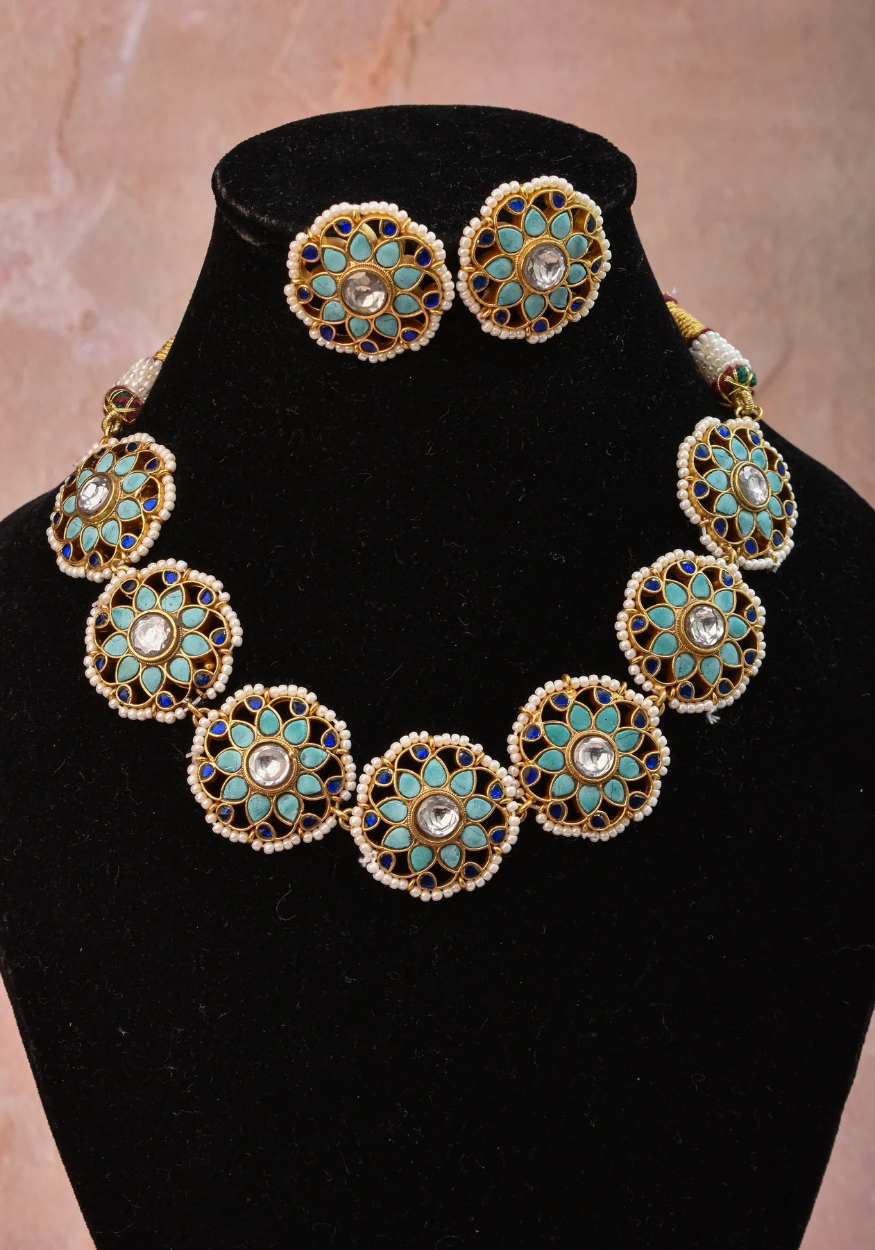 Exquisite Ahmedabadi kundan Floral Units Choker and Earrings Set