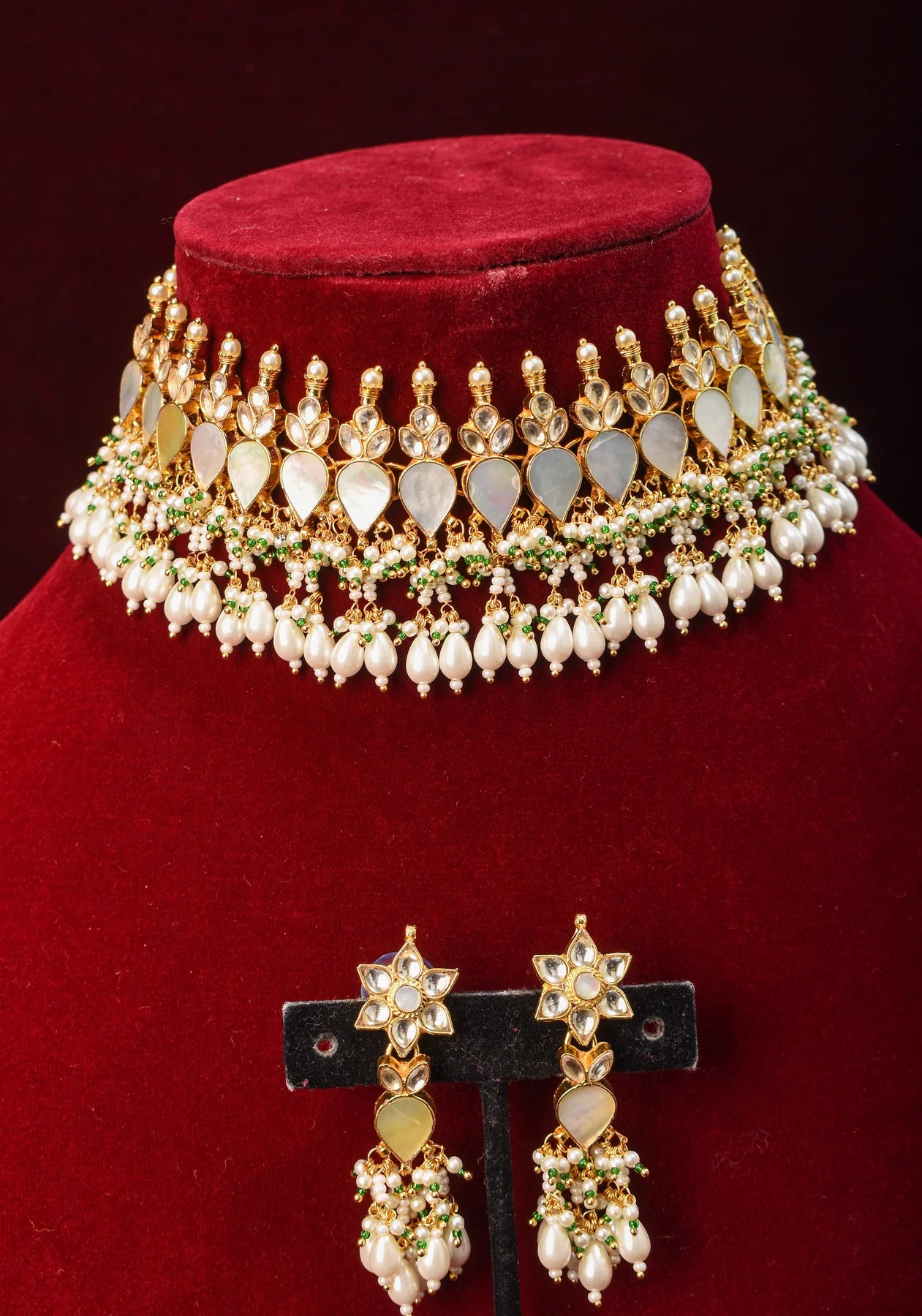 Ahmedabadi Jadau Mother of Pearls choker Set