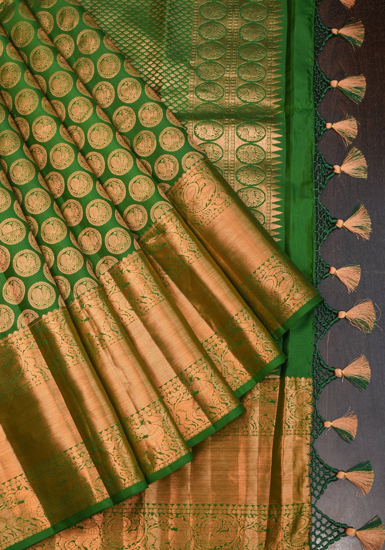 Preorder Exquisite Celebrity Grand Brocade Kanjivaram Pure Silk Saree in Leaf Green with Intricate Pallu and Zari | SILK MARK CERTIFIED