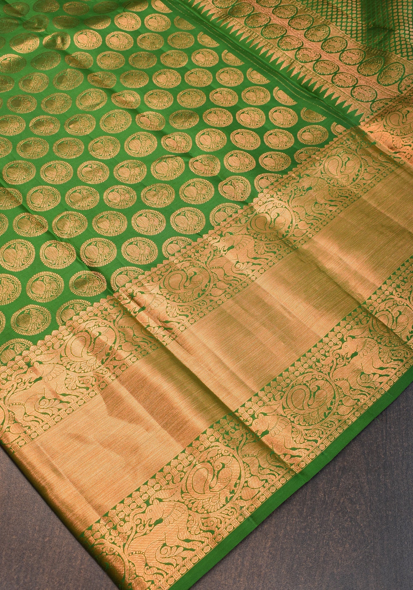 Preorder Exquisite Celebrity Grand Brocade Kanjivaram Pure Silk Saree in Leaf Green with Intricate Pallu and Zari | SILK MARK CERTIFIED