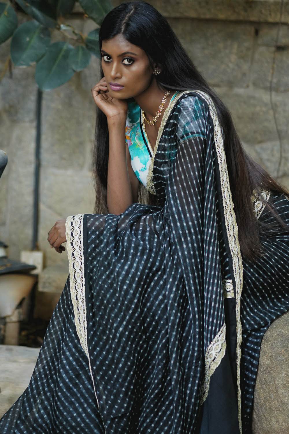 Black and grey handloom & hand dyed leheriya saree with Dull gold filigree border - House of Blouse