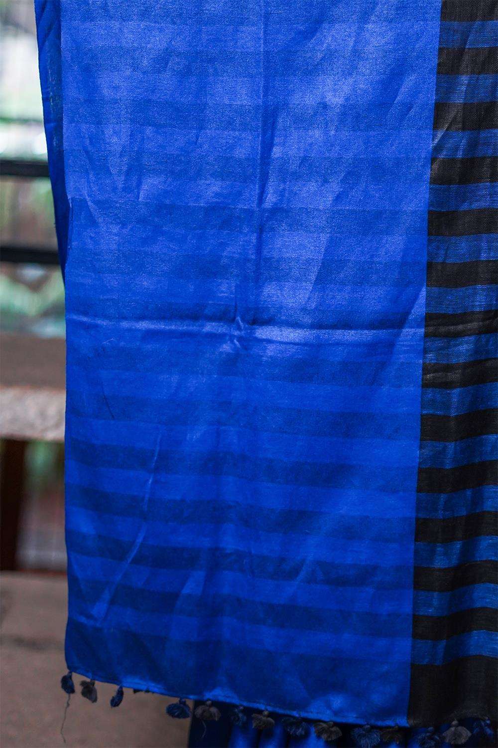 Black handloom linen saree with royal blue border - House of Blouse