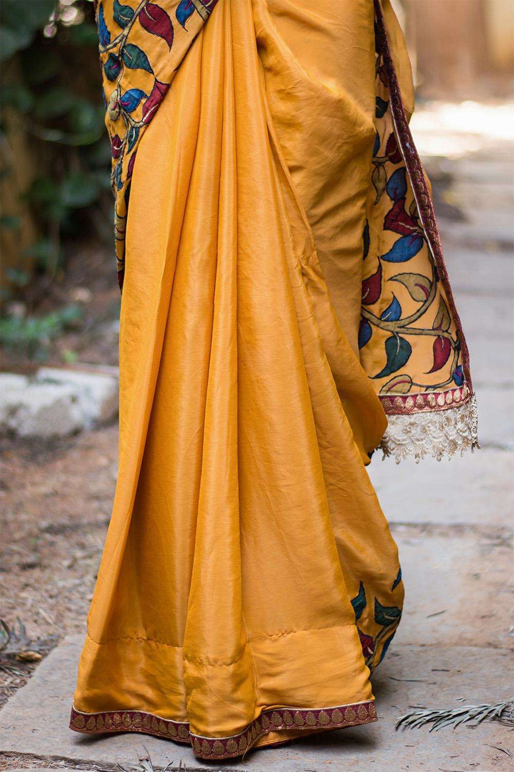 Mustard crepe saree with handpainted Kalamkari cross pallu appliqué - House of Blouse