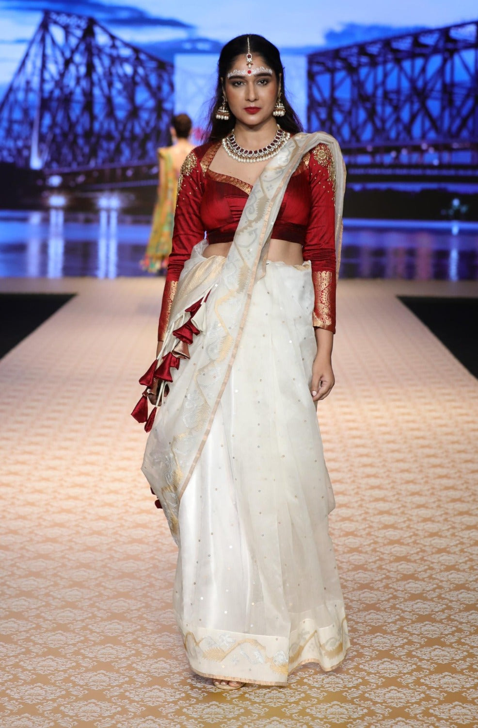 Exquisite Off White Sona Rupa Zari Jamdani with Pocket Sequins on Muslin Saree | SILK MARK CERTIFIED