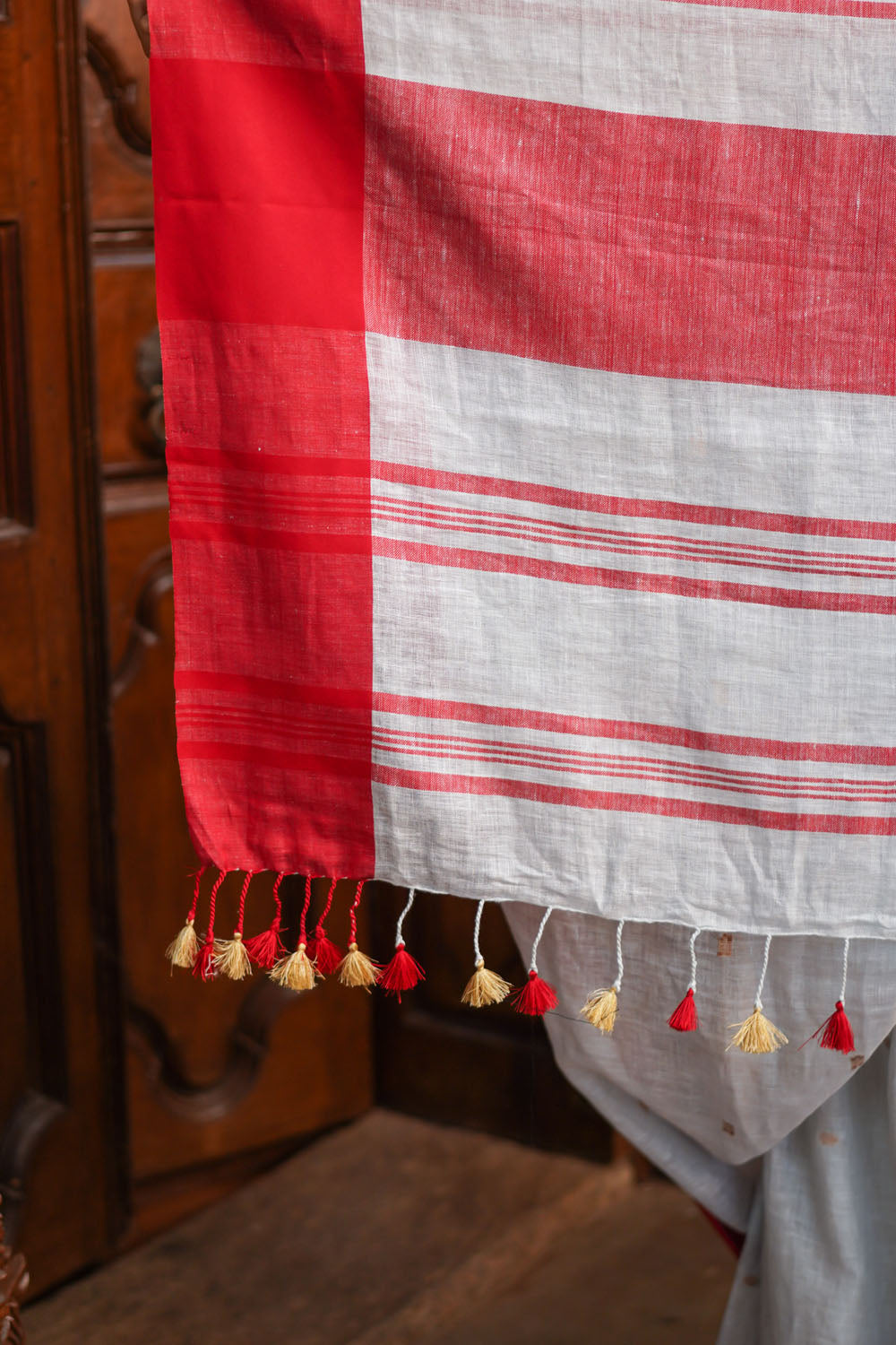 Chalk White and Red Linen by Linen Saree with thread Buttas
