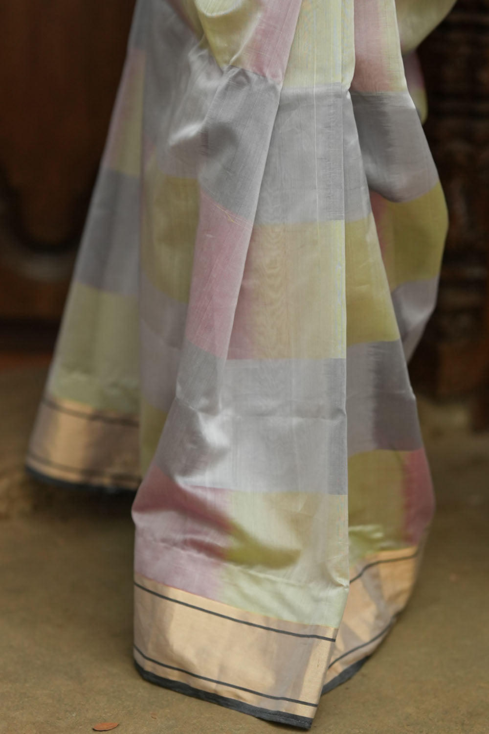 Shades of Gray, Ombre Weave Handwoven Maheshwari Silk Cotton Saree