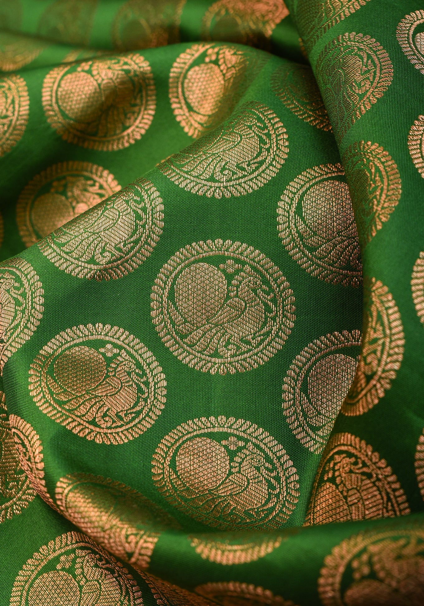 Exquisite Celebrity Grand Brocade Kanjivaram Pure Silk Saree in Leaf Green with Intricate Pallu and Zari | SILK MARK CERTIFIED