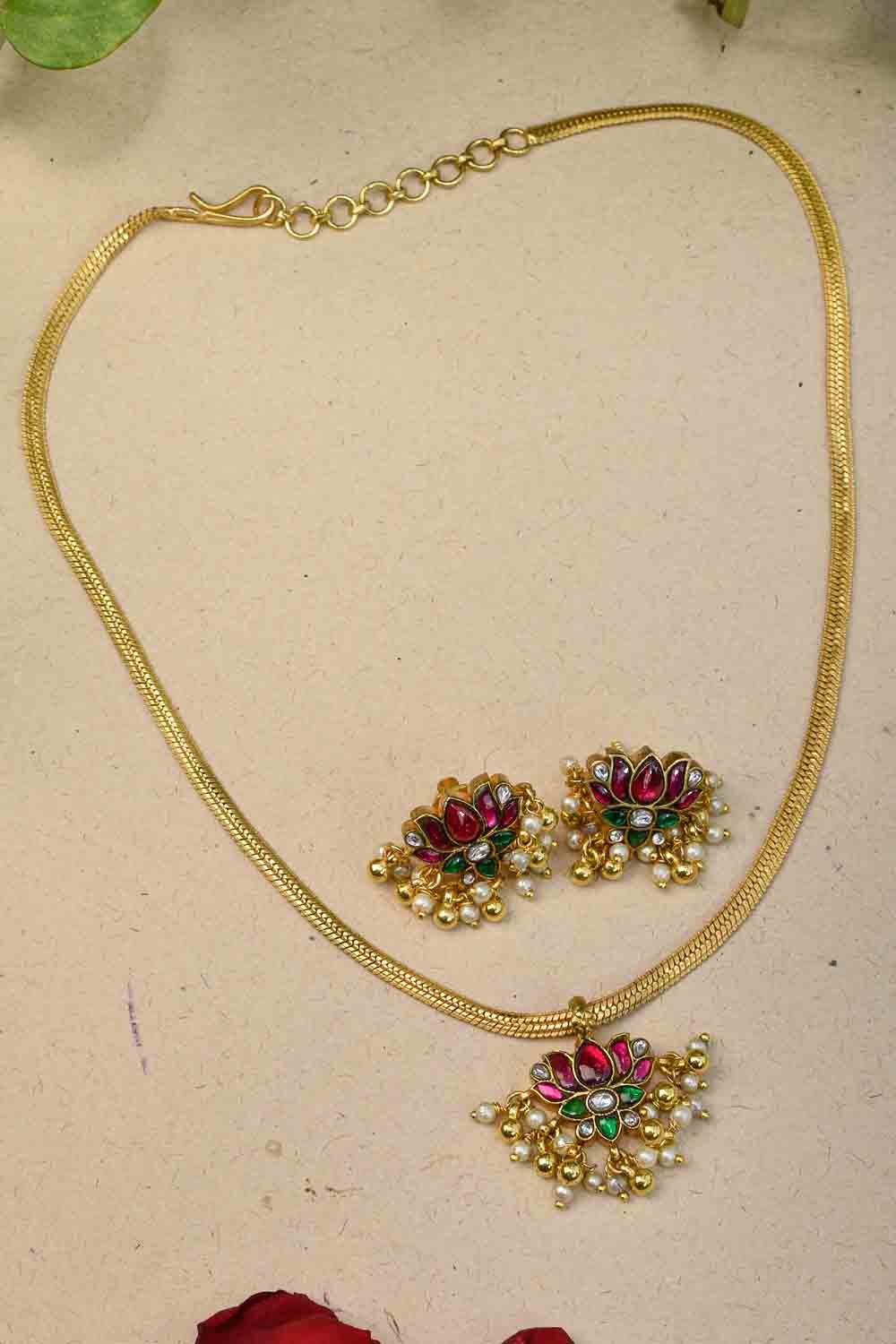 Lotus Kemp Pendent and Earrings Set with Chain