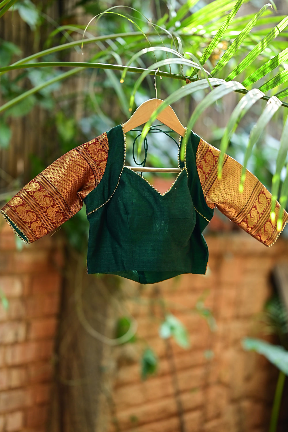 Emerald green  sweet heart neck armband blouse in narayanpet cotton.