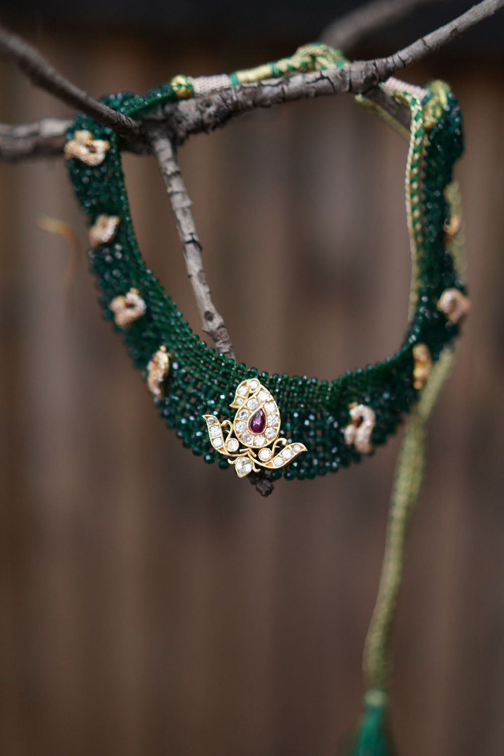 Green crystal beadwork necklace with stones on gold filigree - House of Blouse