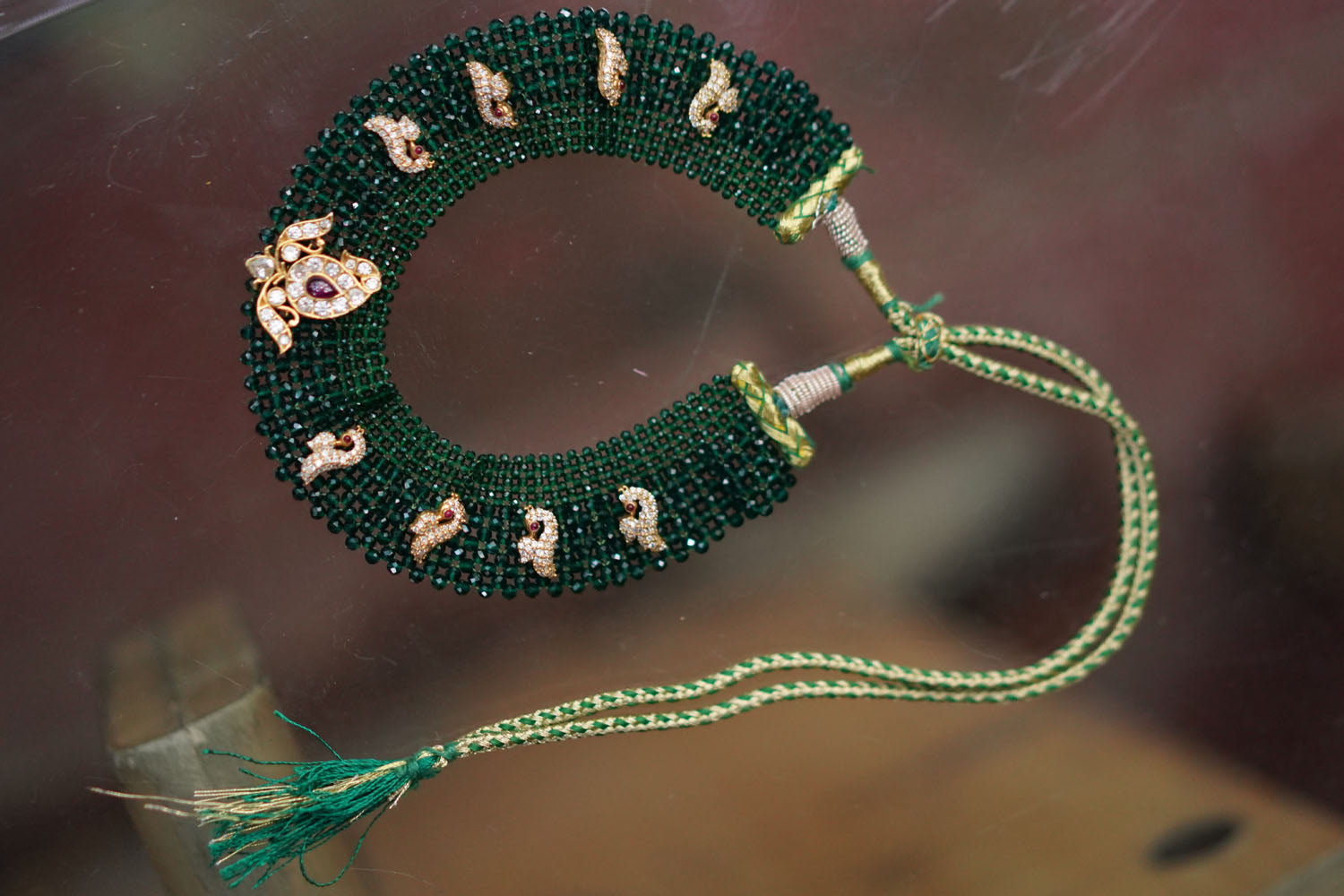 Green crystal beadwork necklace with stones on gold filigree - House of Blouse