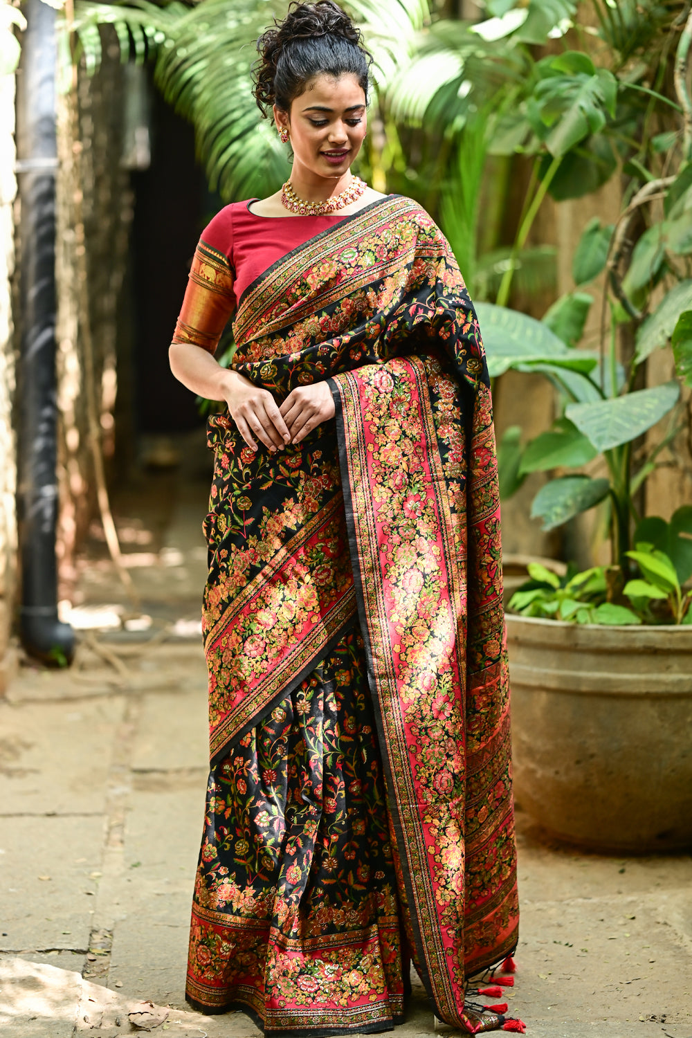 Kani Design with Floral Jaal in Black and Red Rayon Saree