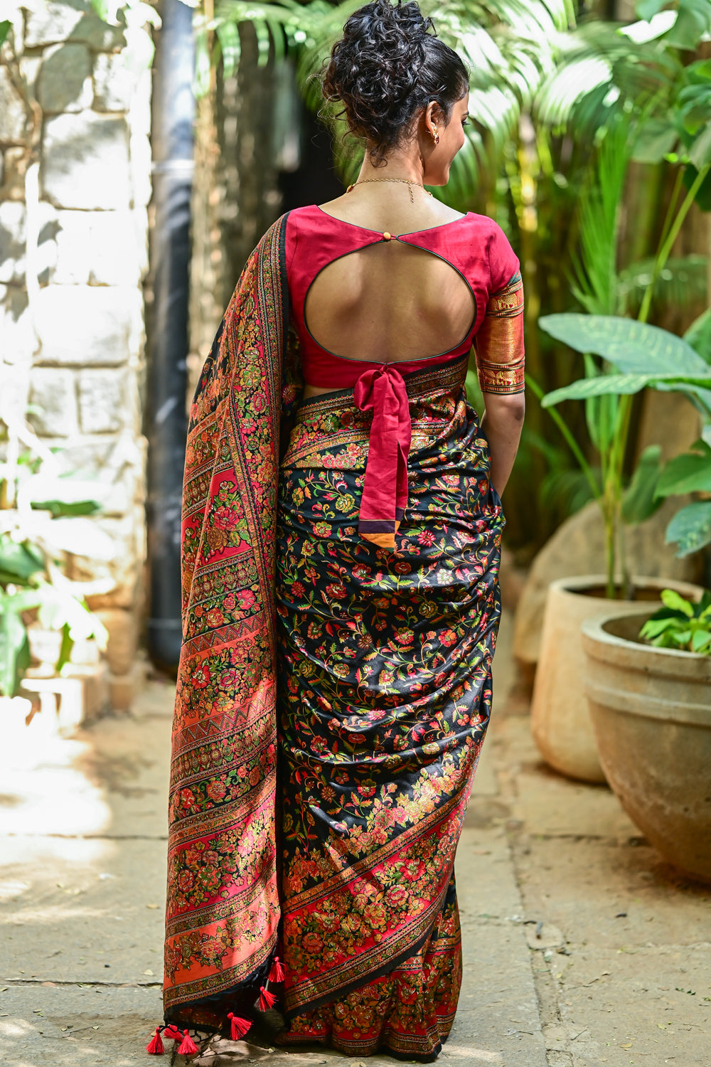 Kani Design with Floral Jaal in Black and Red Rayon Saree