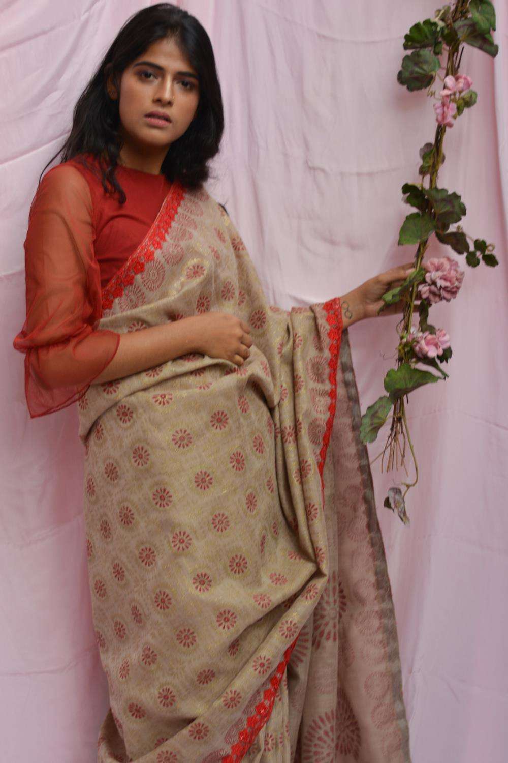 Beige soft linen saree with maroon and gold block print and red lace edging - House of Blouse