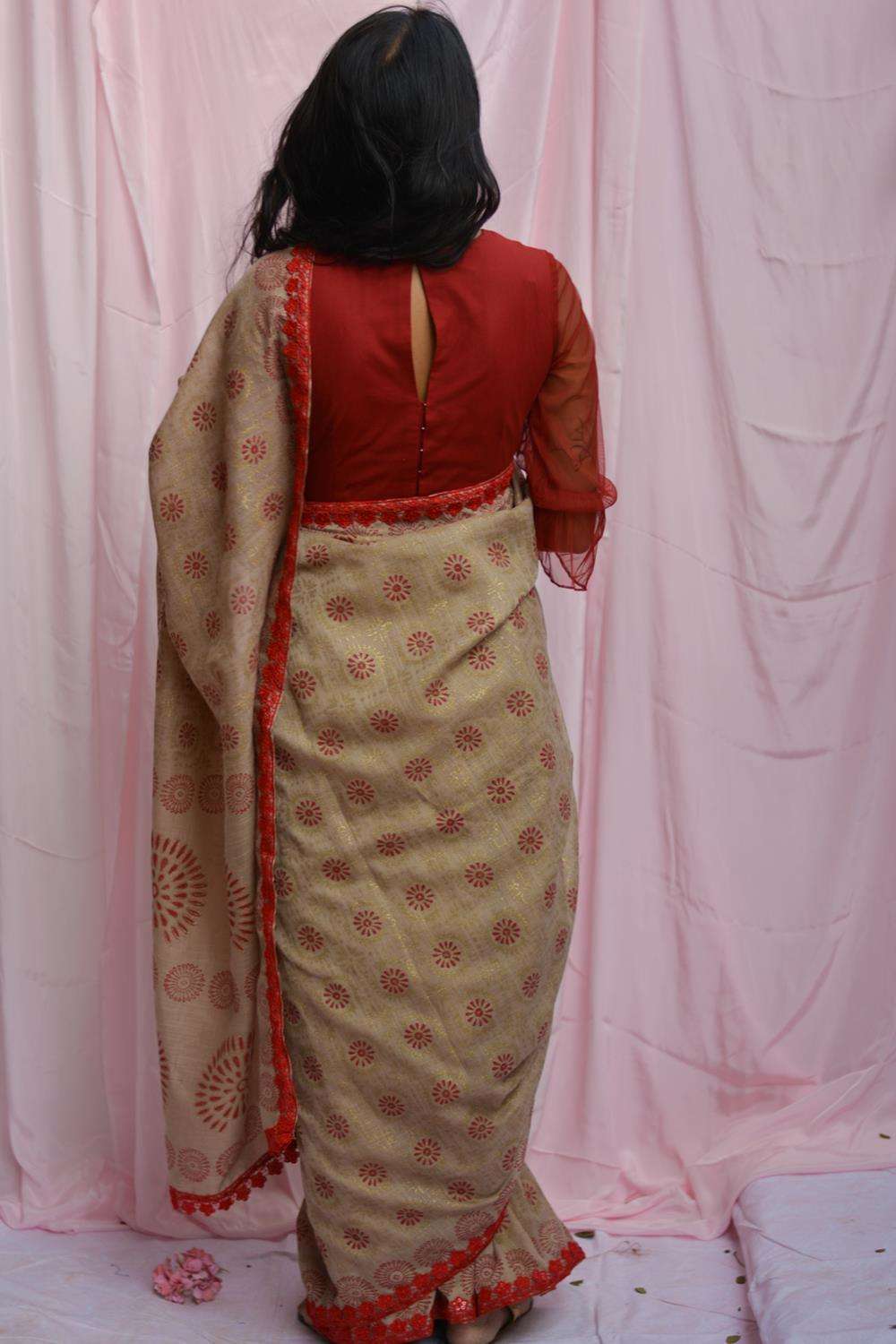 Beige soft linen saree with maroon and gold block print and red lace edging - House of Blouse